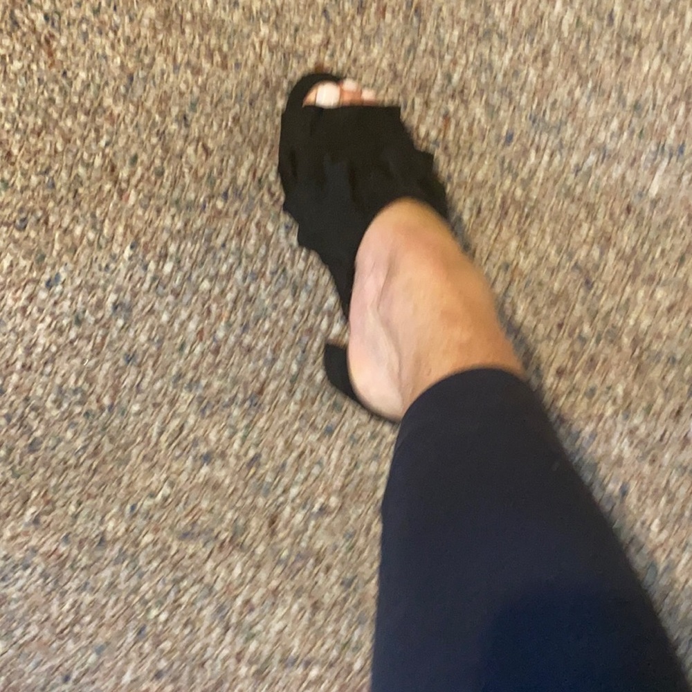 Liz Claiborne size 7 suede pumps